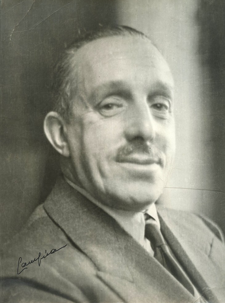 Positivado de época de AlfonsoXIII retratado en su madurez por José Demaría Vázquez, Campúa hijo