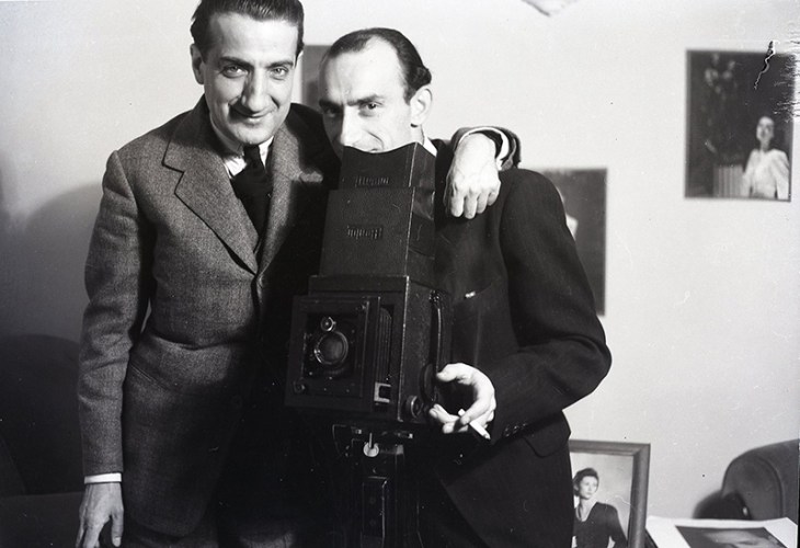 Juan Gyenes y Pepe Campúa en el estudio de la Avenida de José Antonio