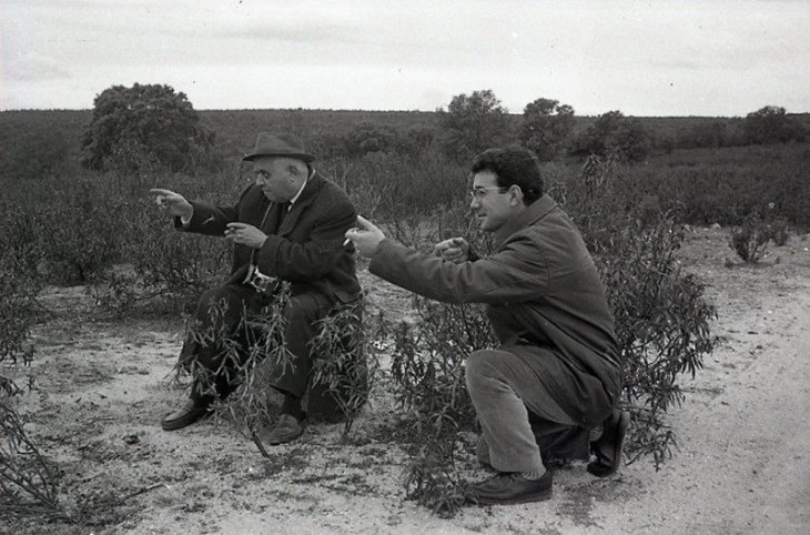 Los fotógrafos de prensa también tenían tiempo de ironizar sobre la actividad de cacería durante estos eventos