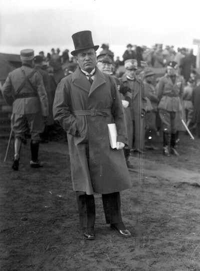 Benito Mussolini retratado por José Demaría Vázquez "Campúa" durante el viaje de los reyes y Primo de Rivera a Italia